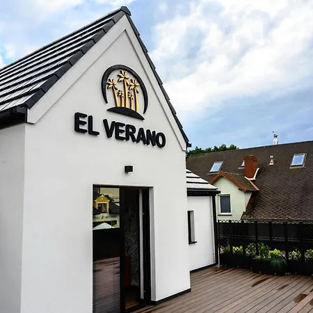 アパート El Verano